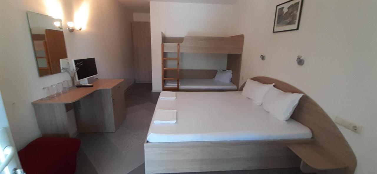 Family Hotel California - Varna Dış mekan fotoğraf