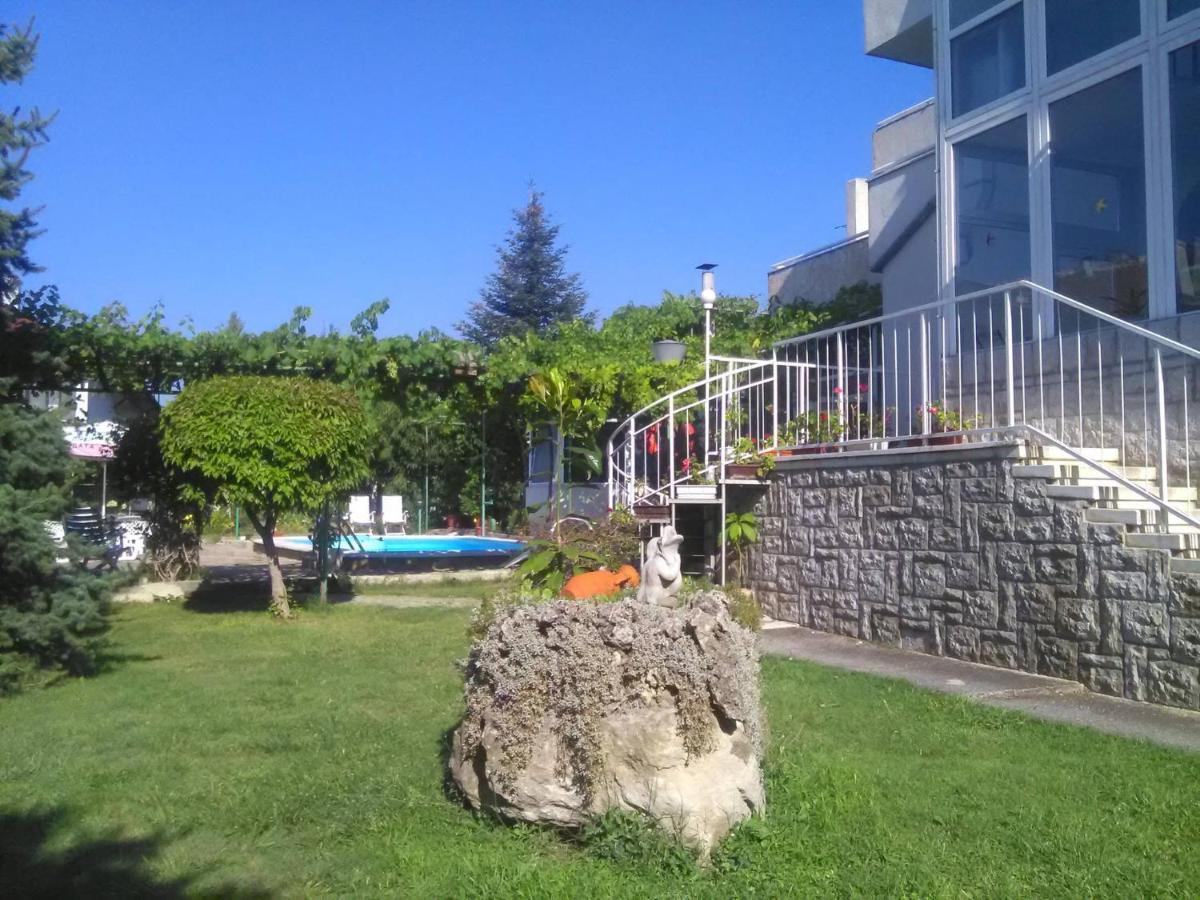 Family Hotel California - Varna Dış mekan fotoğraf